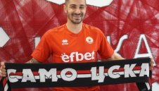 Избягал от ЦСКА 1948 подписа с Ботев Пловдив