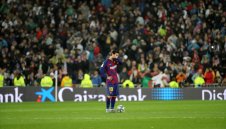 Изоставен и самотен: Само Меси носи отговорност в Барса