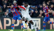 Звезда от Англия се облече като снежен човек и разби Ламборгинито си + СНИМКА