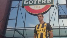 Пламен Николов се разбра с Ботев, остава в отбора