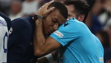 Мбапе не понася ПСЖ, но остава заради луд бонус