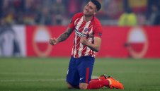 Реал (Мадрид) надцаква Арсенал за подписа на Хименес от Атлетико