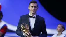 Германско страшилище пред гола ще мъчи мениджърската си кариера в словенското първенство