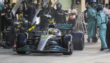 Хамилтън остава в Мерцедес и за следващите два сезона