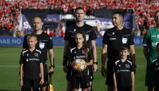 Кабаков открива новия сезон в Първа лига