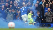 Звезда към Карагър: Мий си миризливата уста, когато говориш за Евертън!