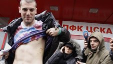 Вижте какви белези оставя след себе си Козмин Моци