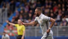 Бензема напомни за себе си, Реал разби Ейбар с 4:1
