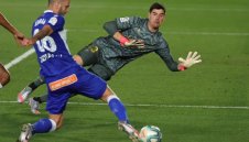 Срам: Вратарят на Реал Мадрид укривал данъци в Люксембург и Малта