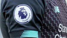 Футболът в Англия е в нокдаун. Ще се доиграе ли първенството?