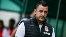 Асистентът на Иван Стоянов се ядоса