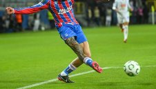 Напада и бие в Лондон: Арестуваха футболист от Висшата лига!