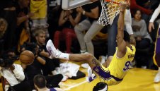 Янис поведе Милуоки към нова победа, Лейкърс пак загуби