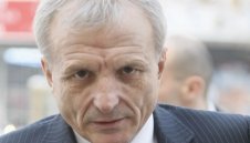 БИСЕРИ: Акулата-балък Гриша Ганчев хвърля милиони левове в канала