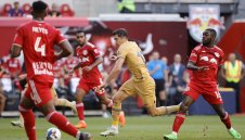 Шави защити Роберт Левандовски за пропуските