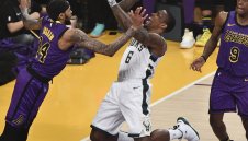 Милуоки удари Лейкърс след силен финал