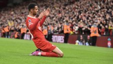 Ливърпул мачка всеки, но все още не мисли за титлата