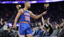 Ново шоу на Стеф Къри, пак резил за Лейкърс