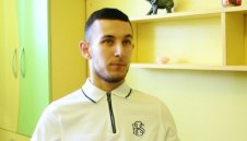 Да помогнем на бивш футболист да проходи