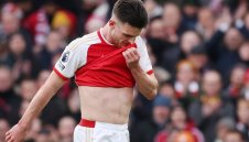 Радост в Арсенал, Райс не е контузен сериозно