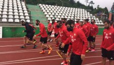 ЦСКА тренира със специални маски 