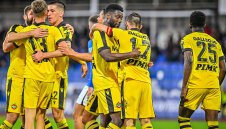 Дербито на Пловдив наближава: Феновете на Ботев изкупиха билетите като топъл хляб