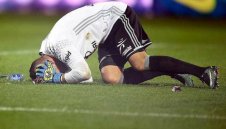 Хулигани спряха мач във Франция