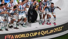 ФИФА отложи избора на домакин на Световното по футбол през 2030 г.