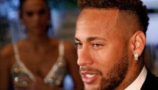 Неймар се оправда: Още не съм в топ форма