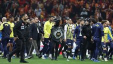 Драма в Турция! 10 „фенери“ излъгаха „Чим Бом“ и мечтаят за титлата