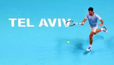 Джокович се озори срещу руснак, но стигна финала