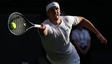 Зверев се класира за четвъртфинал в Торонто