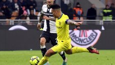 Интер се измъчи срещу Буфон и компания, но е на 1/4-финал за купата