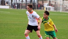 В Юнайтед искат сина на Фил Невил, бил като Бекъм