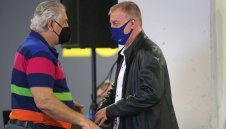 Драма в Левски: Акционер скочил на Наско Сираков