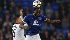 Челси с последен опит за Лукаку