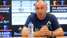 Скандал между Мъри и Тити Папазов довел до оставката в Левски