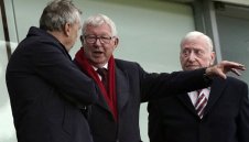 Сър Алекс Фъргюсън отново сяда на пейката!