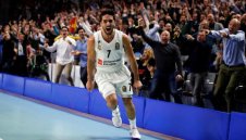 Кош от 25 метра беляза Реал - Барса в Евролигата