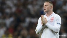 Руни обича да бележи на италианци