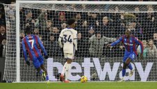 Челси с четвърта поредна издънка, не успя и срещу Палас