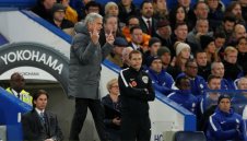 Юнайтед активира клаузата за нов договор на Моуриньо