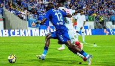 Сангаре стиска зъби и повежда атаката на Левски срещу АЗ