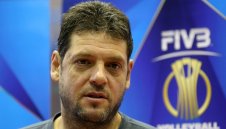 Гибона ще продължи да е треньор в Русия