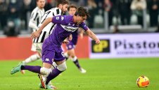 Арсенал може да остане без Душан Влахович