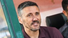 Вън, бе!!! Томаш беше като Клоп пред това недоразумение...