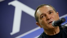 Васил Божков оставя Левски!