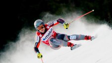 Килде спечели супергигантския слалом в Квитфиел и грабна малкия Кристален глобус