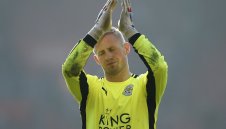 Лестър с голям триумф, задържа Шмайхел