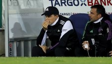 Тухел стана за резил, но се закани на Дортмунд